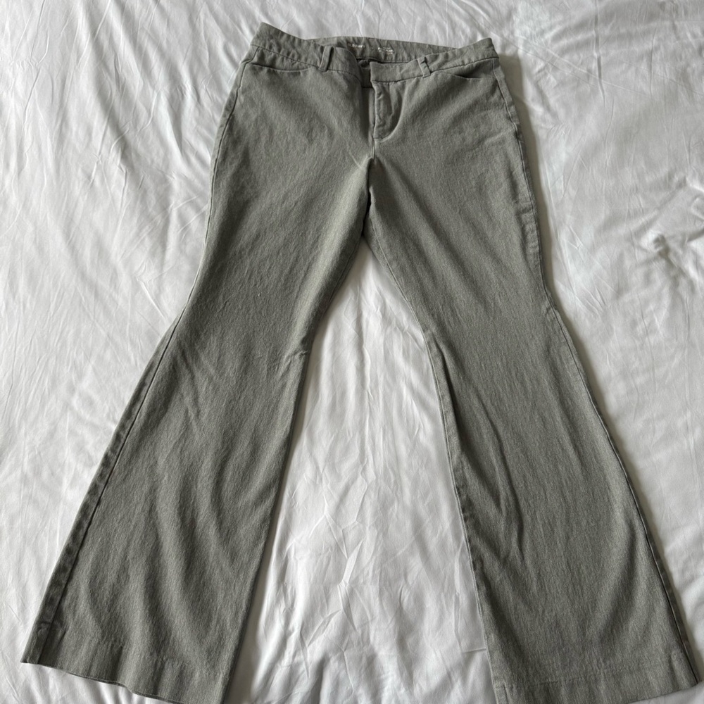 Old navy pixie pants high rises, flare legs with regular inseam.